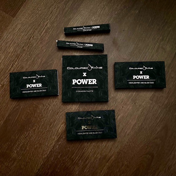 Colured Raine cosmetics bundle - Picture 2 of 2